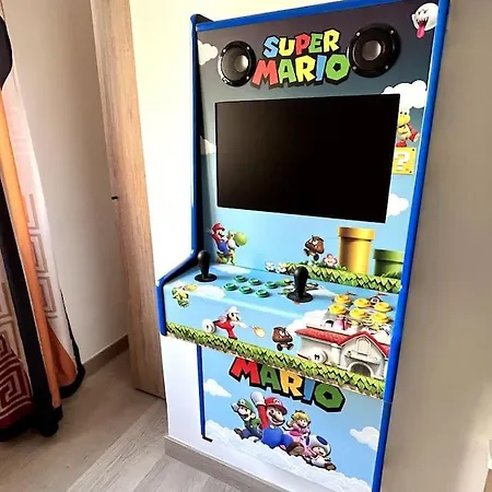 Lujo Parking, Proyector, Maquinita Y Patinetes شقة *