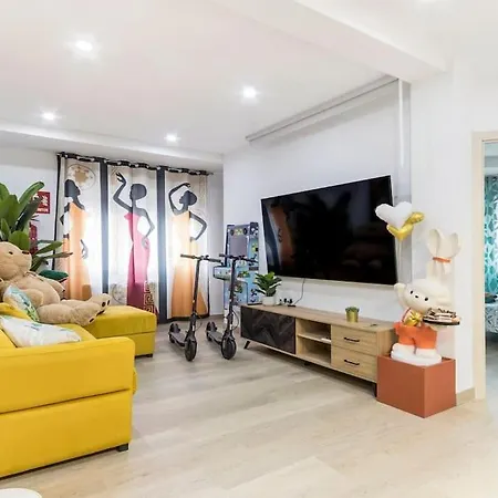 Lujo Parking, Proyector, Maquinita Y Patinetes شقة اوفيدو