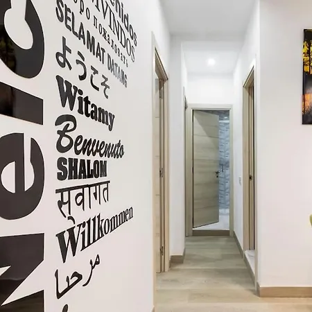 Lujo Parking, Proyector, Maquinita Y Patinetes اوفيدو