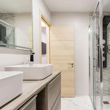 Lujo Parking, Proyector, Maquinita Y Patinetes شقة