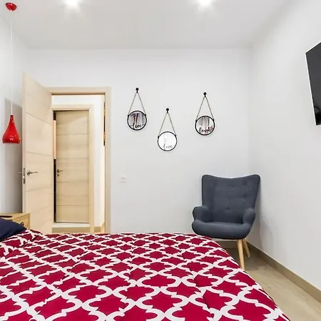 Lujo Parking, Proyector, Maquinita Y Patinetes * اوفيدو