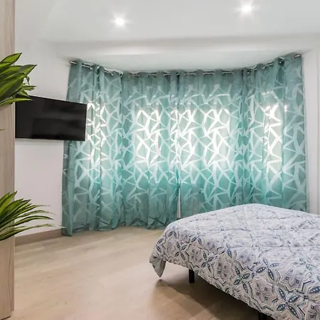 Lujo Parking, Proyector, Maquinita Y Patinetes شقة اوفيدو