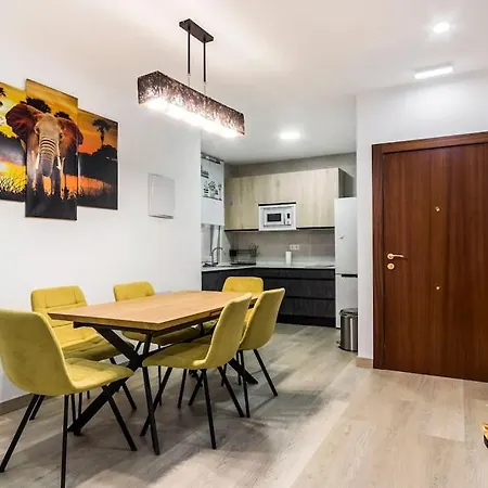 Lujo Parking, Proyector, Maquinita Y Patinetes *