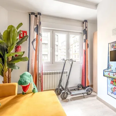 Apartment Lujo Parking, Proyector, Maquinita Y Patinetes