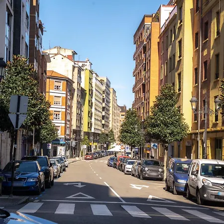 Apartment Lujo Parking, Proyector, Maquinita Y Patinetes Oviedo