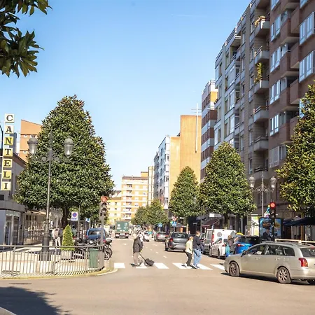 Lujo Parking, Proyector, Maquinita Y Patinetes *